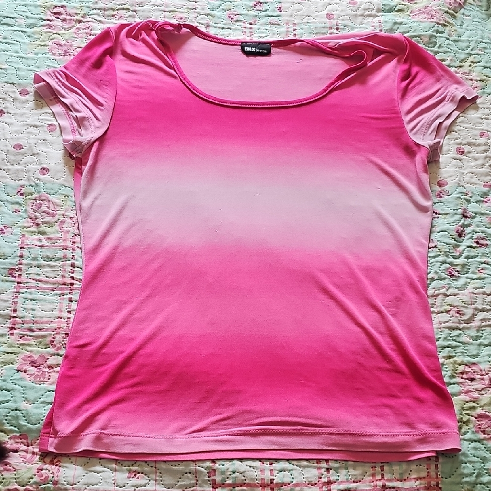 Stylish Pink Ombre Short Sleeve Tee
